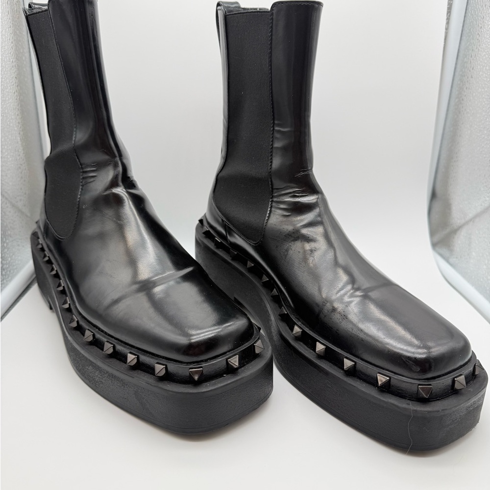 Valentino Garavani Rockstud Black Calfskin Women's Chelsea Boots